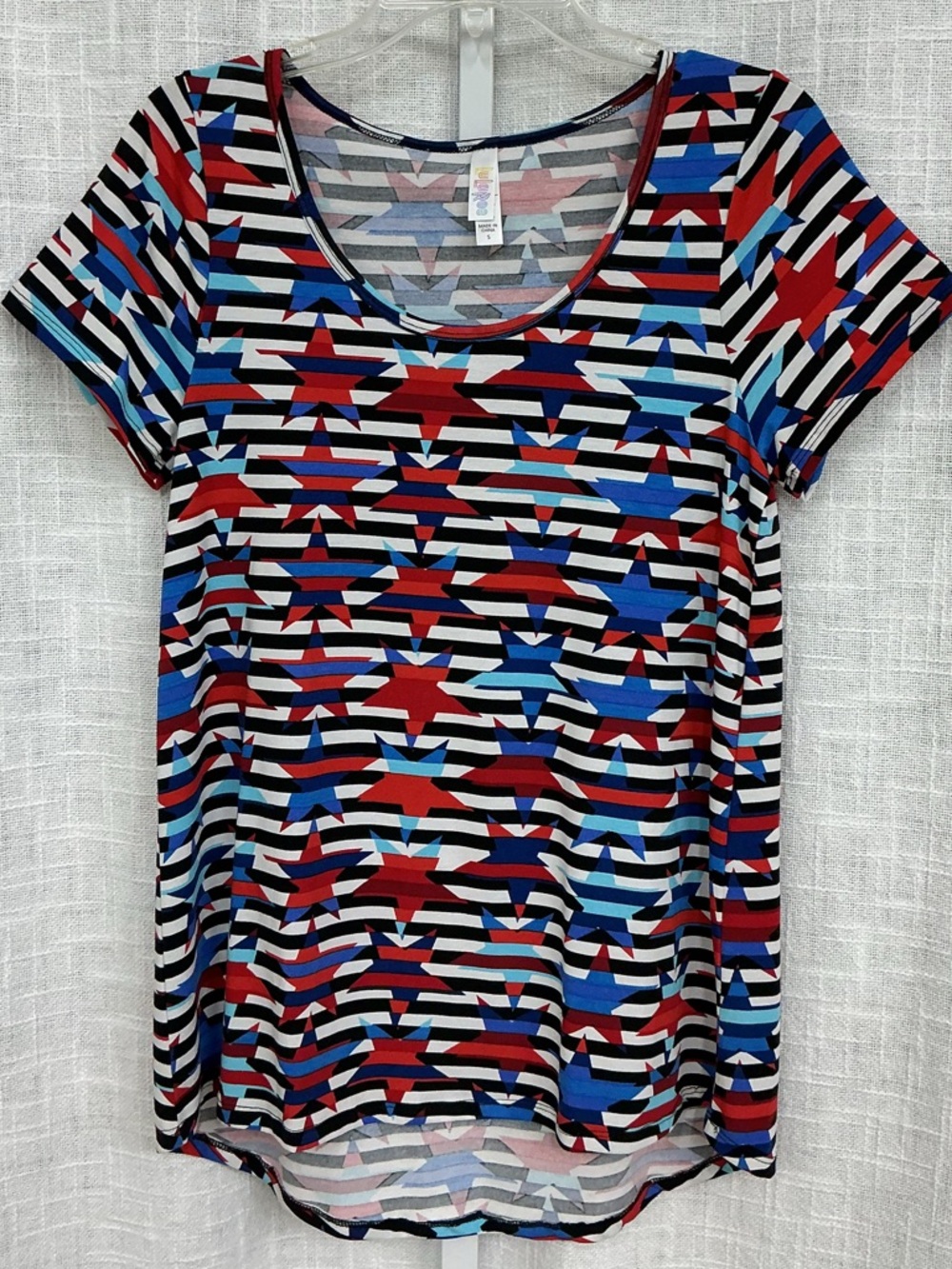 LuLaRoe Short Sleeve Scoop Neck Tee in Red, Blue, White, Black